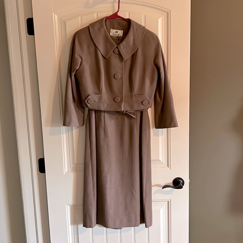 Vintage 1950’s Sheath Dress & Matching Jacket Set With Belt